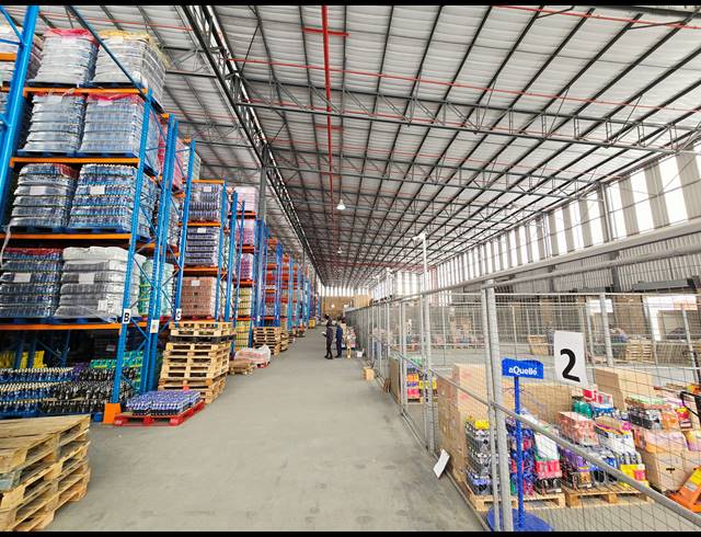 7,649M² WAREHOUSE TO LET IN NORTH RIDING